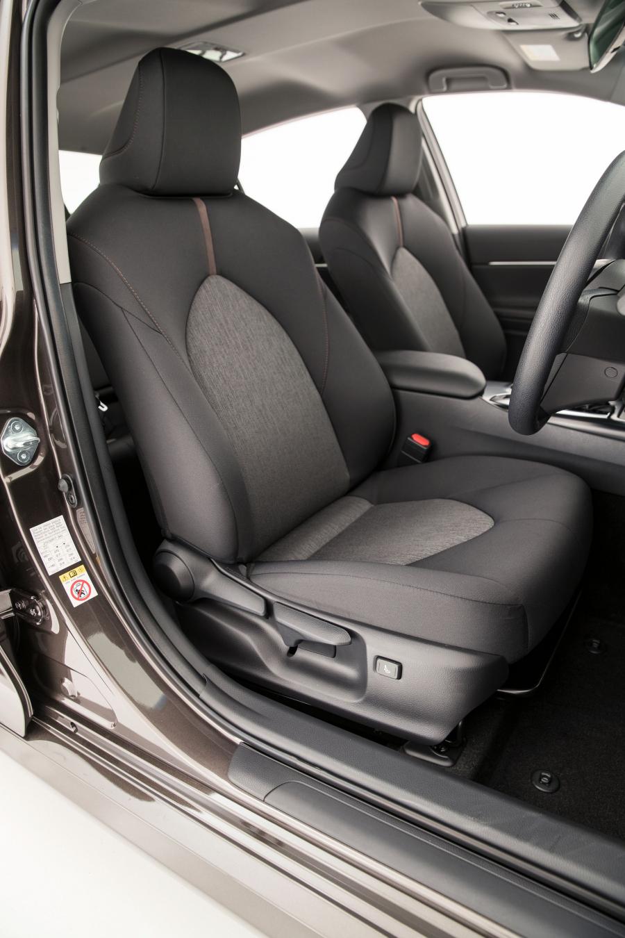 Интерьер Toyota Camry Ascent 2017 года  (AU) (фото 9 из 11)